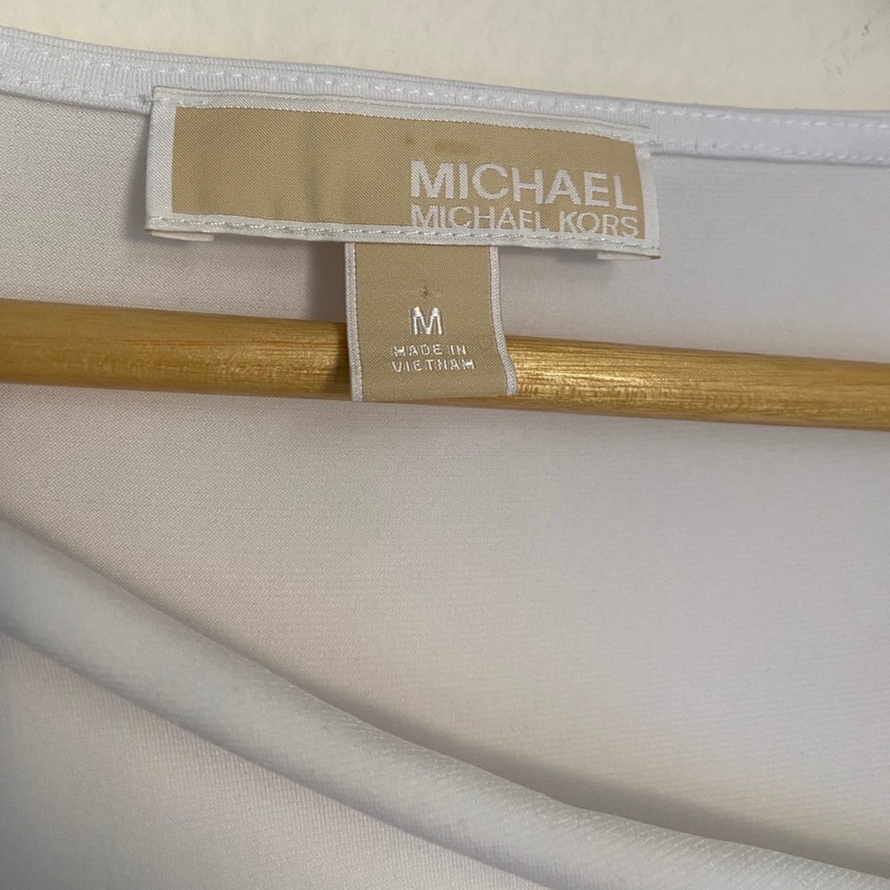 SOLD Micheal Kors White & Gold Sleeveless Blouse - Picture 3 of 10
